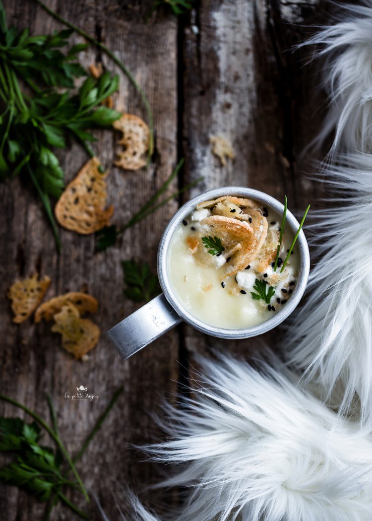 crema di patate di montagna con feta e chips di pane
