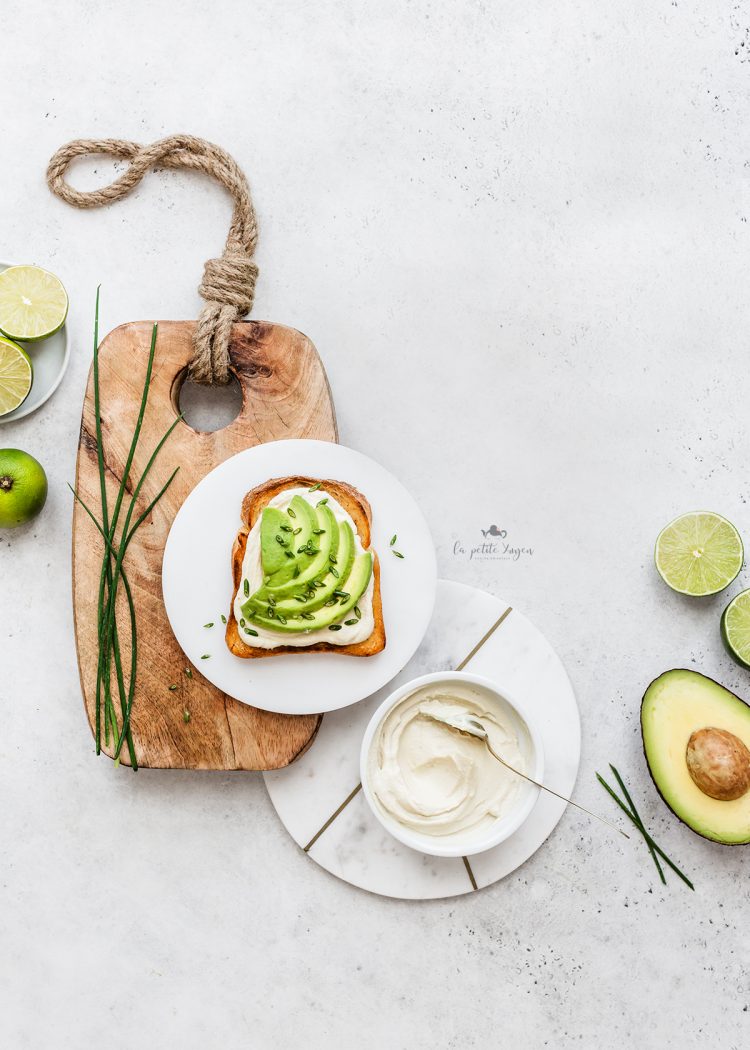 avocado toast con crema di tofu bio