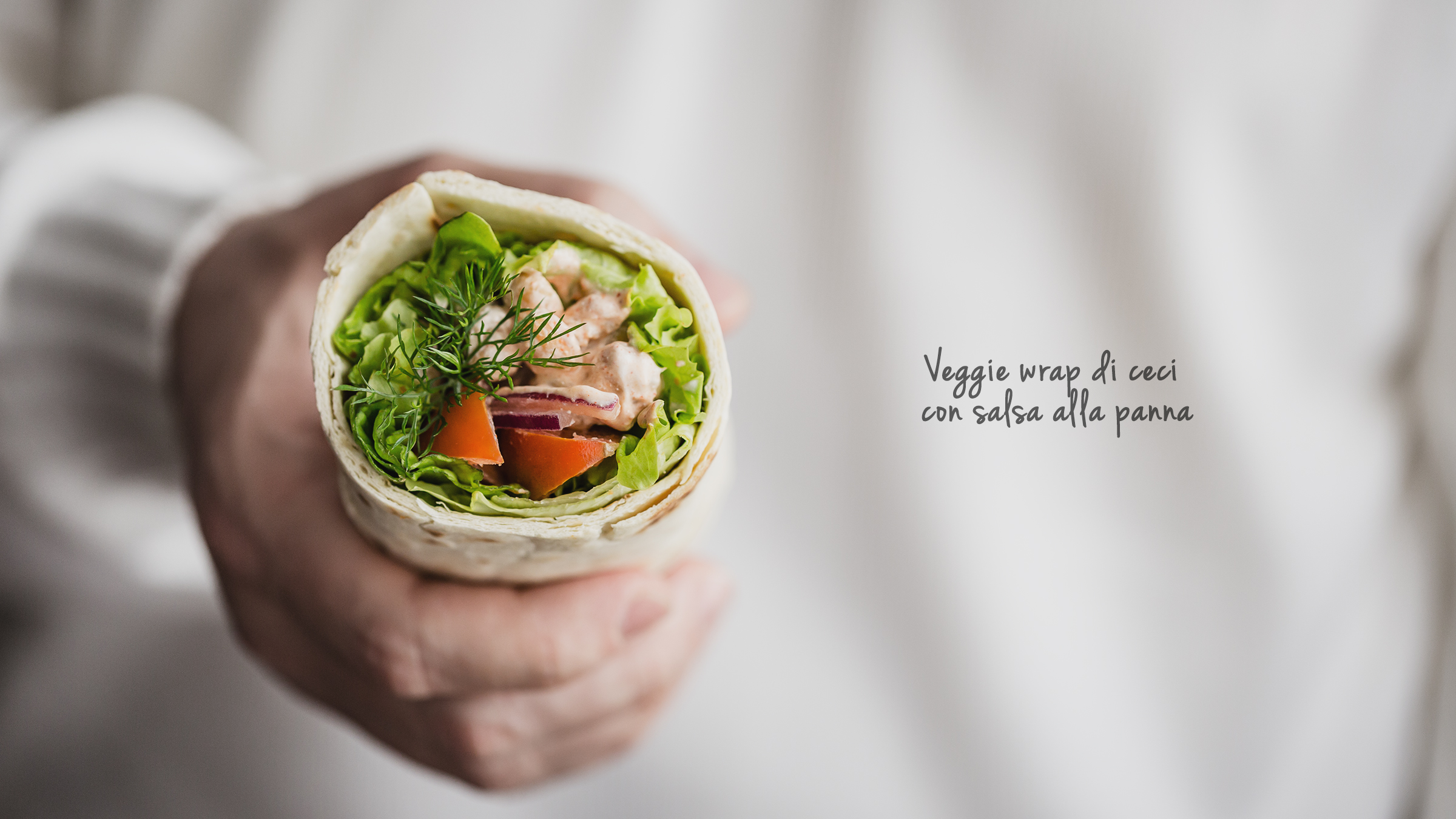 veggie wrap di ceci con salsa alla panna