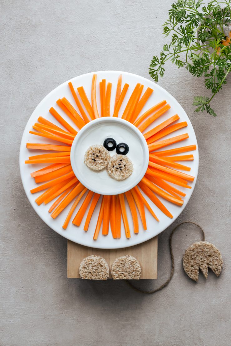Pinzimonio di carote con feta montata e yogurt greco
